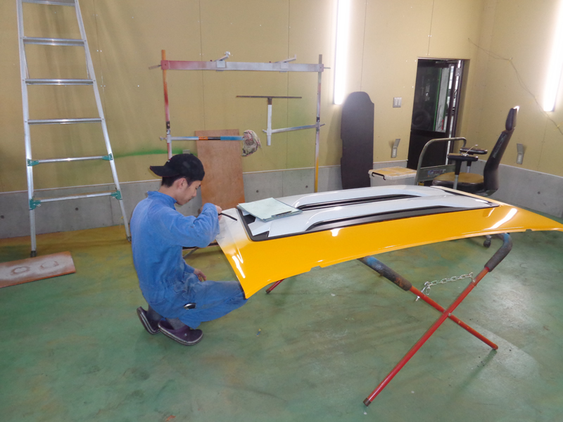 高知トラック整備の車体塗装2